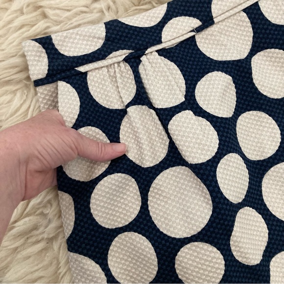 Boden Navy Textured Polkadot Skirt w Pockets Sz 8 US - Picture 3 of 5
